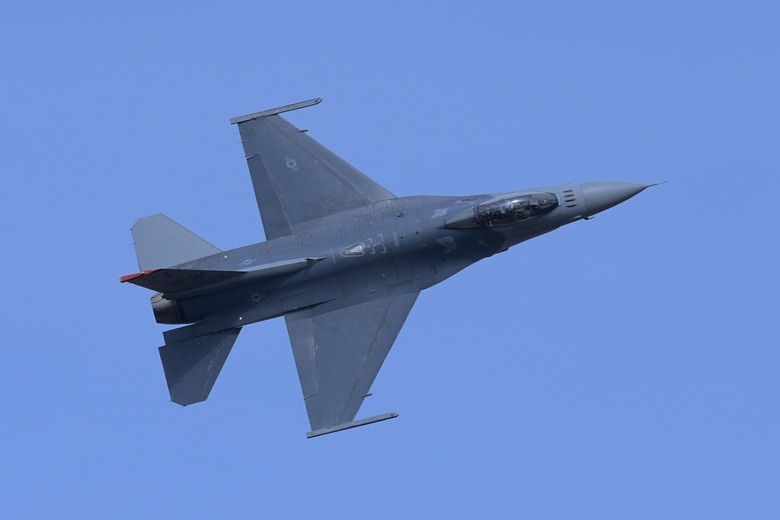 f-16-fighter-jet