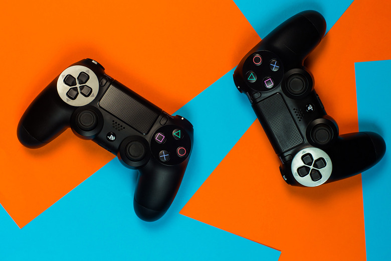 playstation-4-controllers-sign