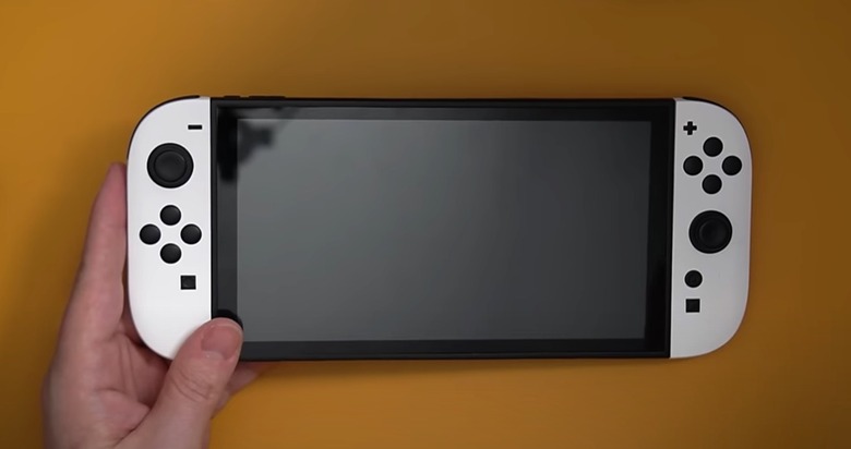 Hands-on video with a Nintendo Switch 2 dummy unit.