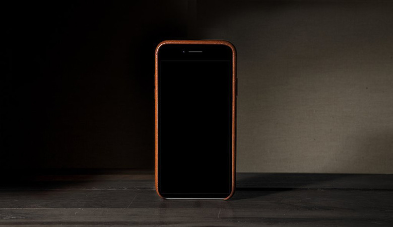 iphone-x-saddle-brown-leather-case