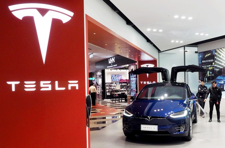 Taiwan reports first case of Tesla crash while on autopilot, Taipei - 13 Dec 2018