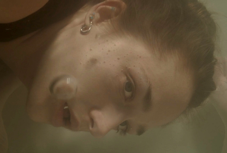 'Girls' Caroline's home birth, Jessa under water