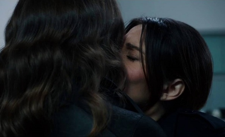 Person Interest Kiss