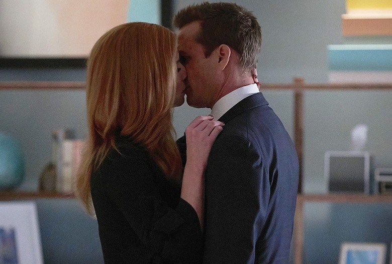 Suits Kiss