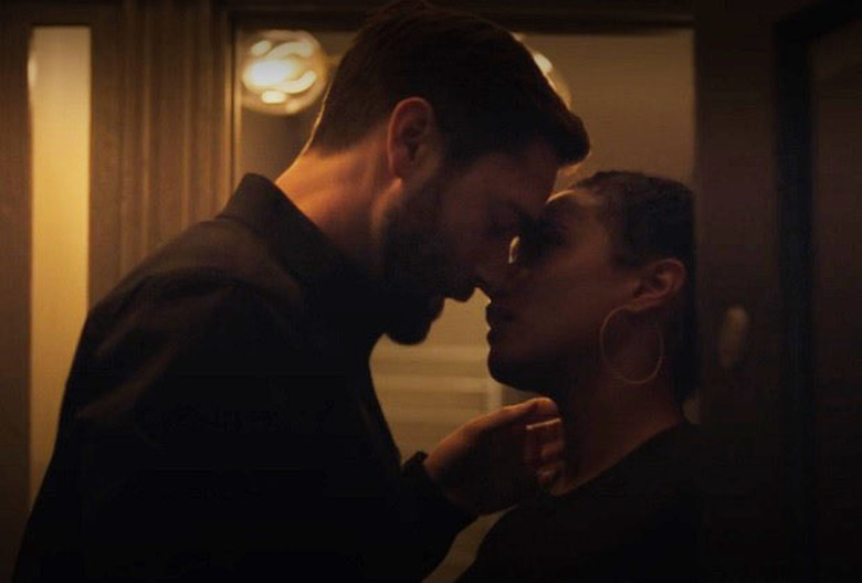 New Amsterdam Max/Helen Kiss